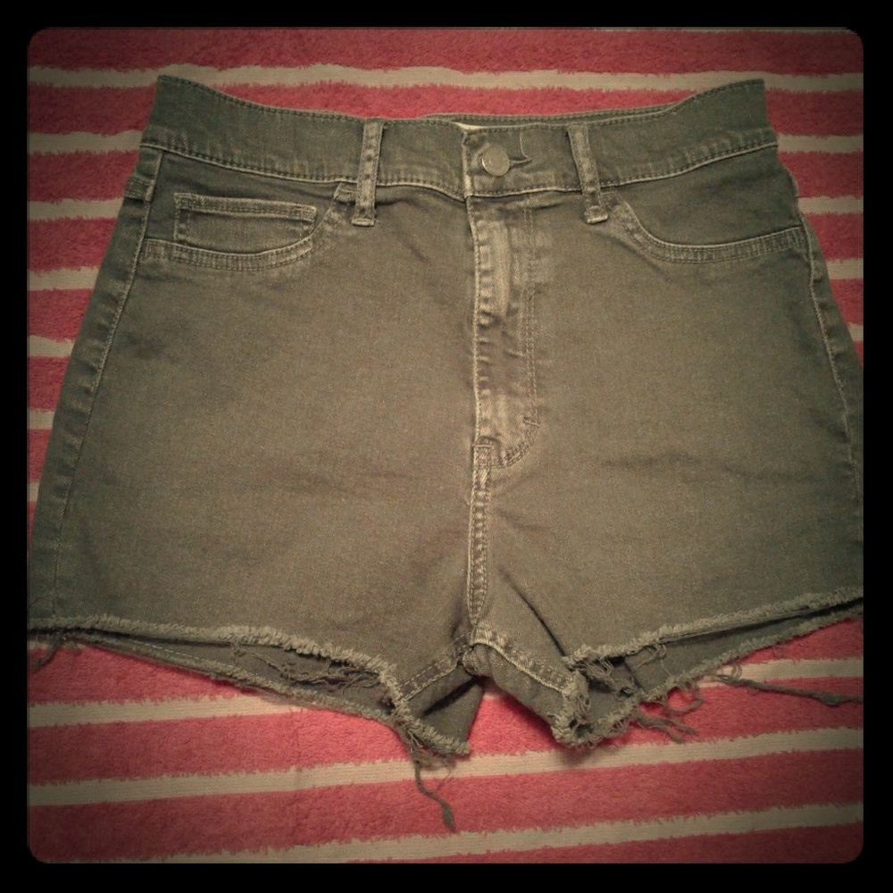 HOLLISTER Juniors  Gray Cut Off Denim Shorts sz 7